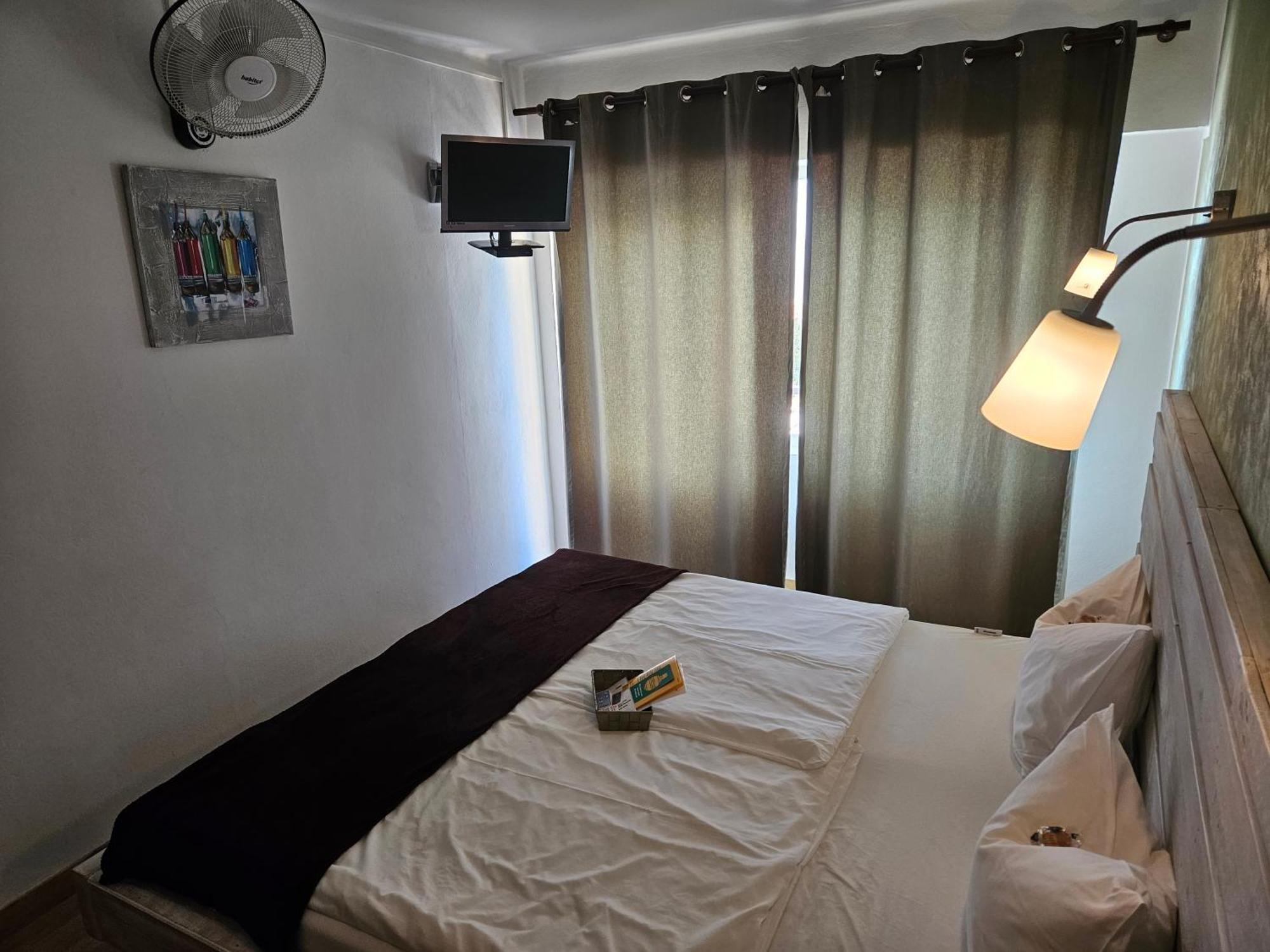 Seven Hostal カラ・ミラー エクステリア 写真